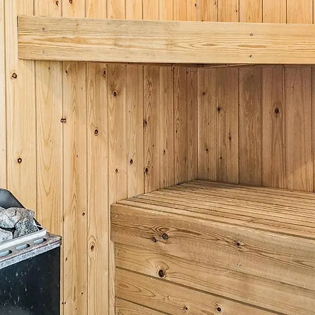 Дом отдыха Stunning In Oksbol With Sauna Oster Vrogum
